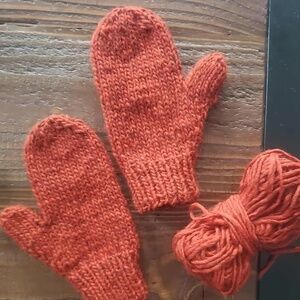 New Hand-knitted mittens made from authentic Icelandic  Álafosslopi wool — warm,